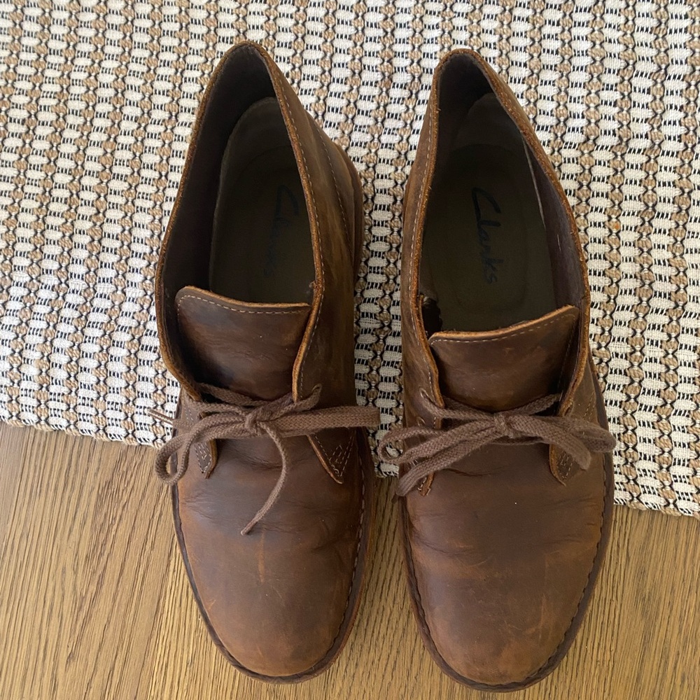 Clarks Brown Chukka Boots with Minimalist Style